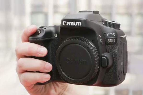 دوربین دیجیتال کانن مدل Eos 80D Body